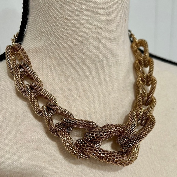 3/$25 Sale 🎈Express golden tone mash statement necklace - Picture 1 of 9